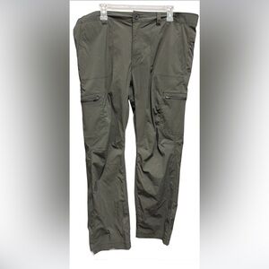 TILLEY WOMENS NYLON CARGO HIKING PANTS - SIZE 38X30 (XL)